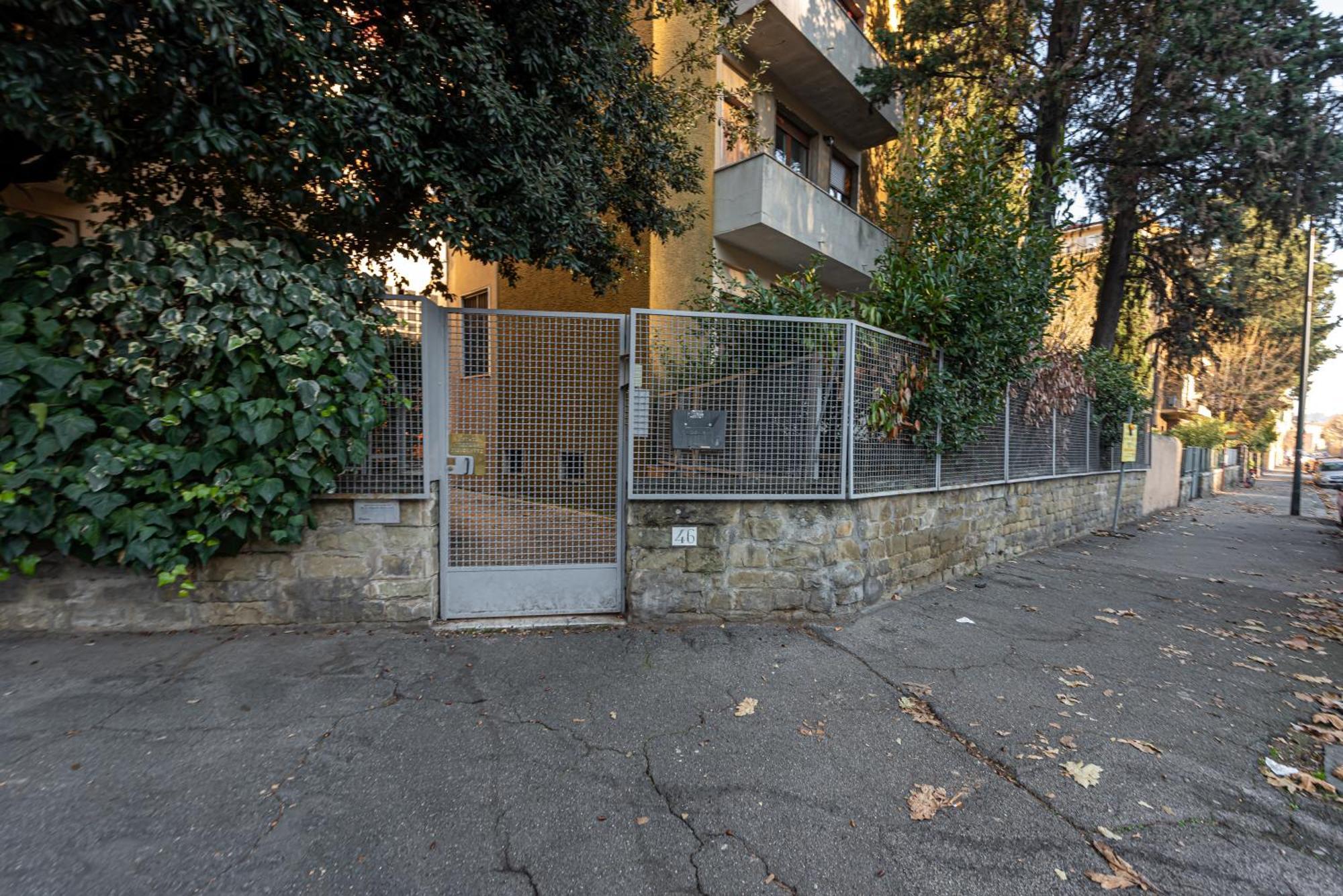 Relax In San Frediano Con Giardino Apartment Florence Ngoại thất bức ảnh